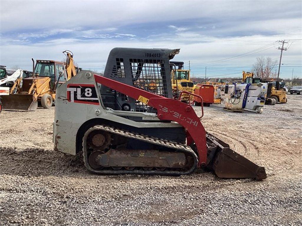 2018 TAKEUCHI TL8 SKID STEER LOADER