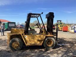 1988 CATERPILLAR V100 FORKLIFT