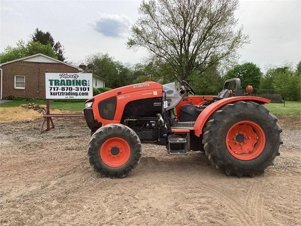 2017 KUBOTA M5-111 FARM TRACTOR