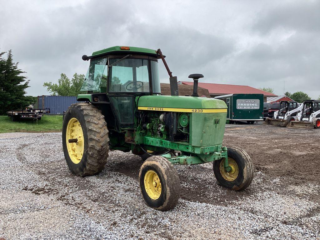 1976 JOHN DEERE 4230 FARM TRACTOR