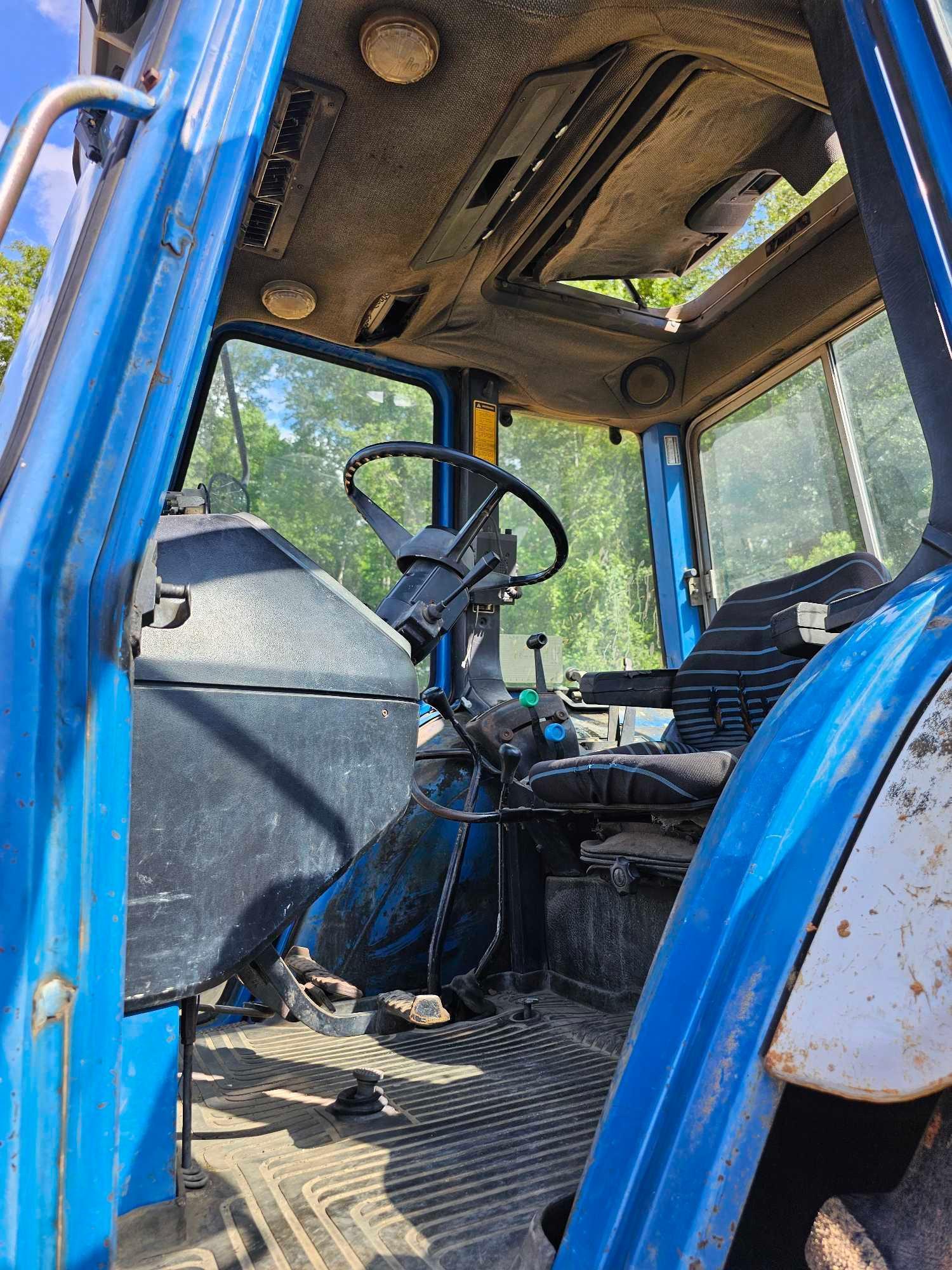 1085 - FORD TW-35 2WD CAB TRACTOR