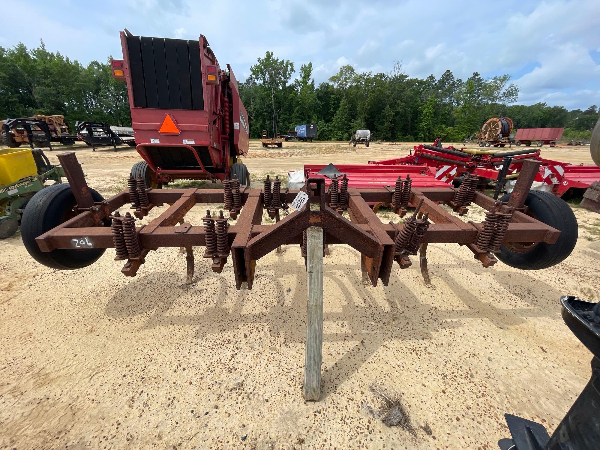 206 - SHANK CHISEL PLOW