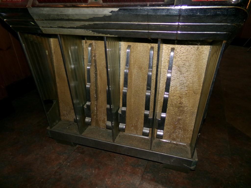 Seeburg Vintage Juke Box, Main Unit Complete with Original 45's