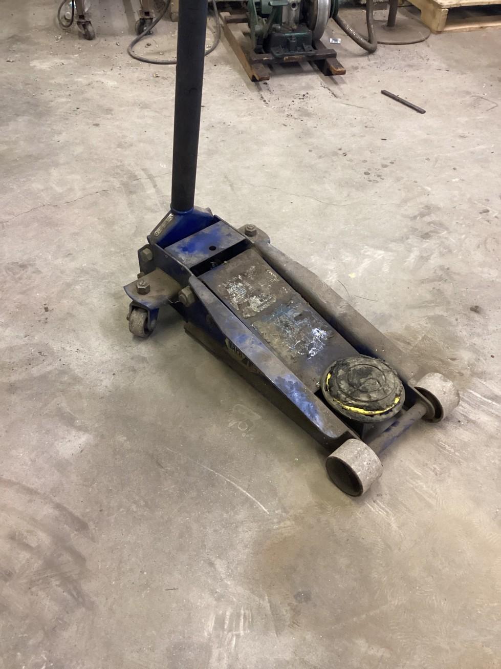 Napa Floor Jack 3 Ton