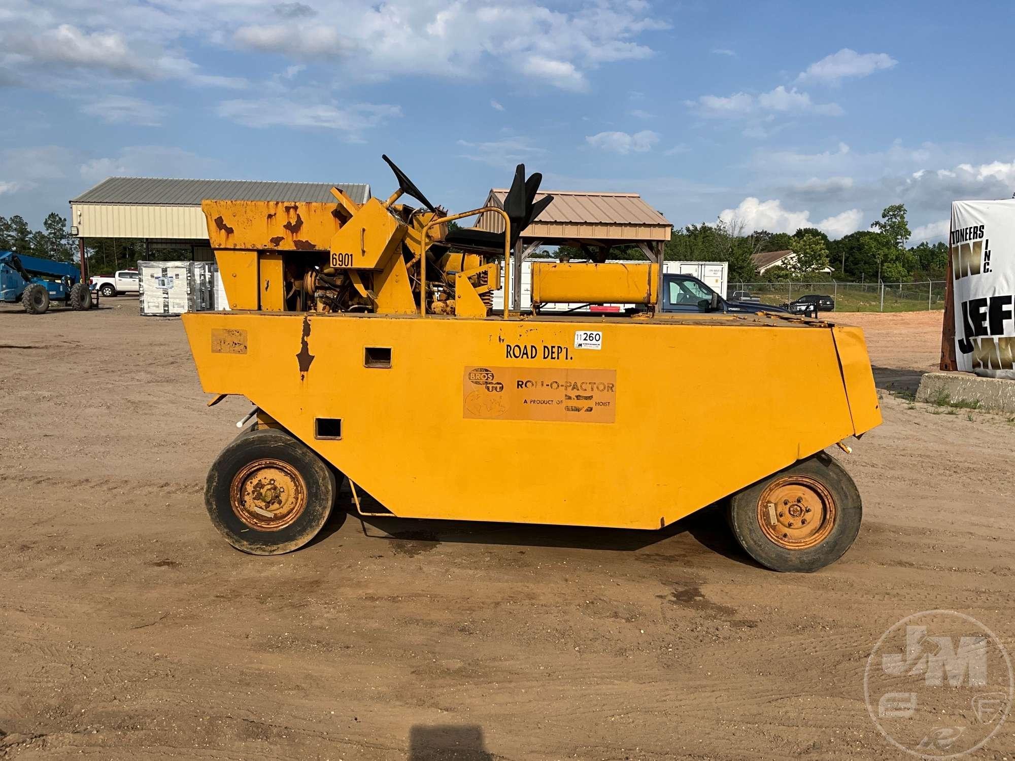 1977 BROS SP 3000 PNEUMATIC ROLLER SN: 8726