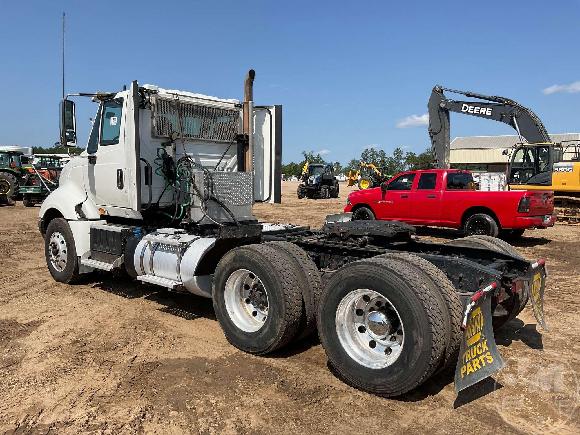 2016 INTERNATIONAL LF687 TANDEM AXLE DAY CAB TRUCK TRACTOR VIN: 1HSDJAPR1GH031740