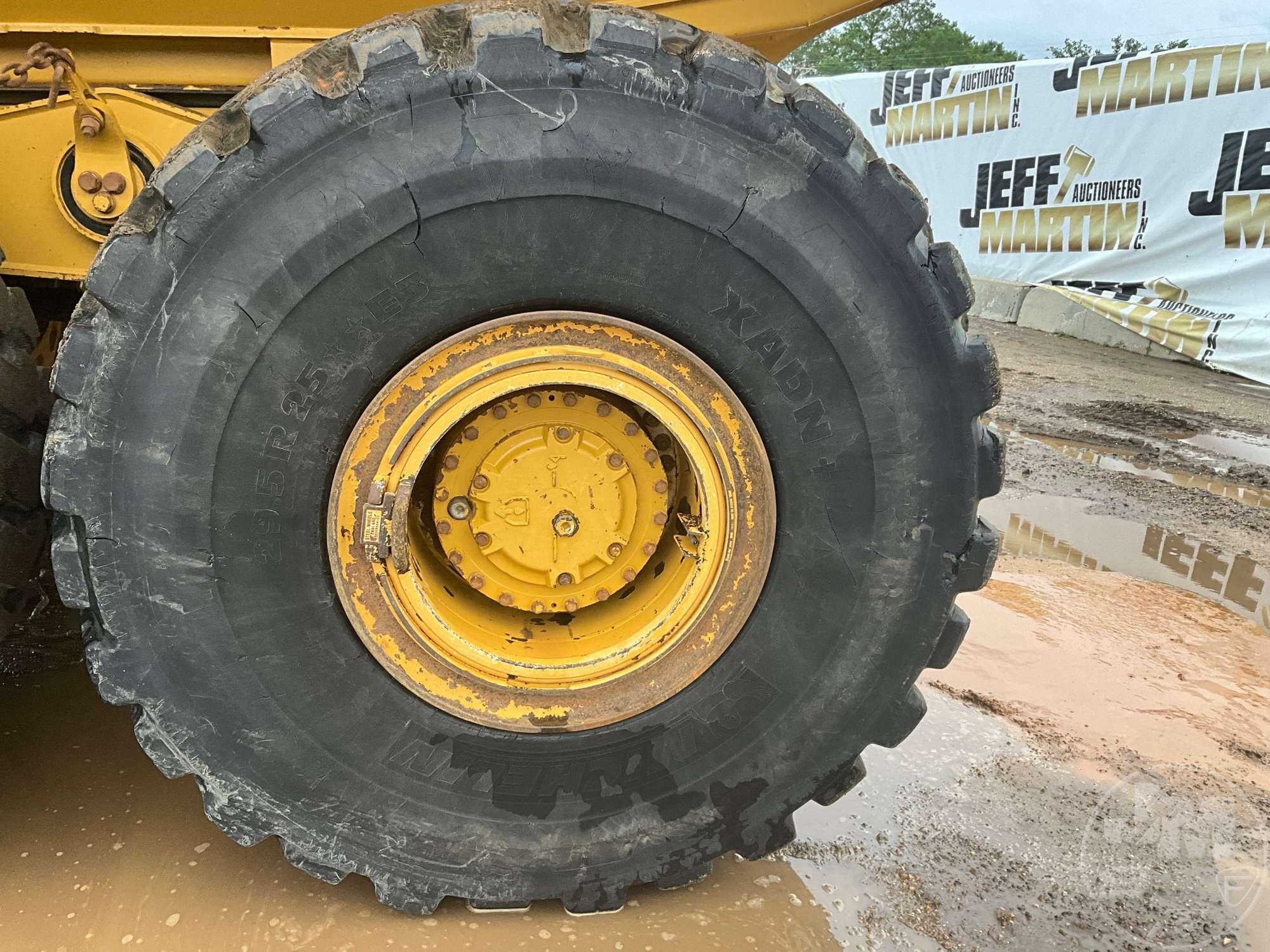 2014 CATERPILLAR 740B ARTICULATED DUMP TRUCK SN: CAT0740BCT4R02393