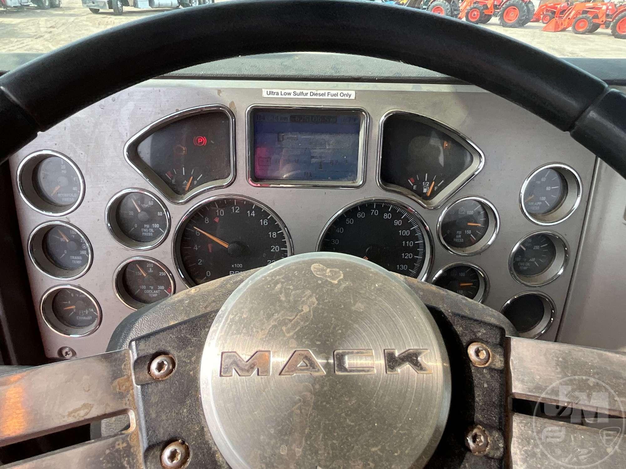 2018 MACK CHU613 TANDEM AXLE DAY CAB TRUCK TRACTOR VIN: 1M1AN07YXJM027072