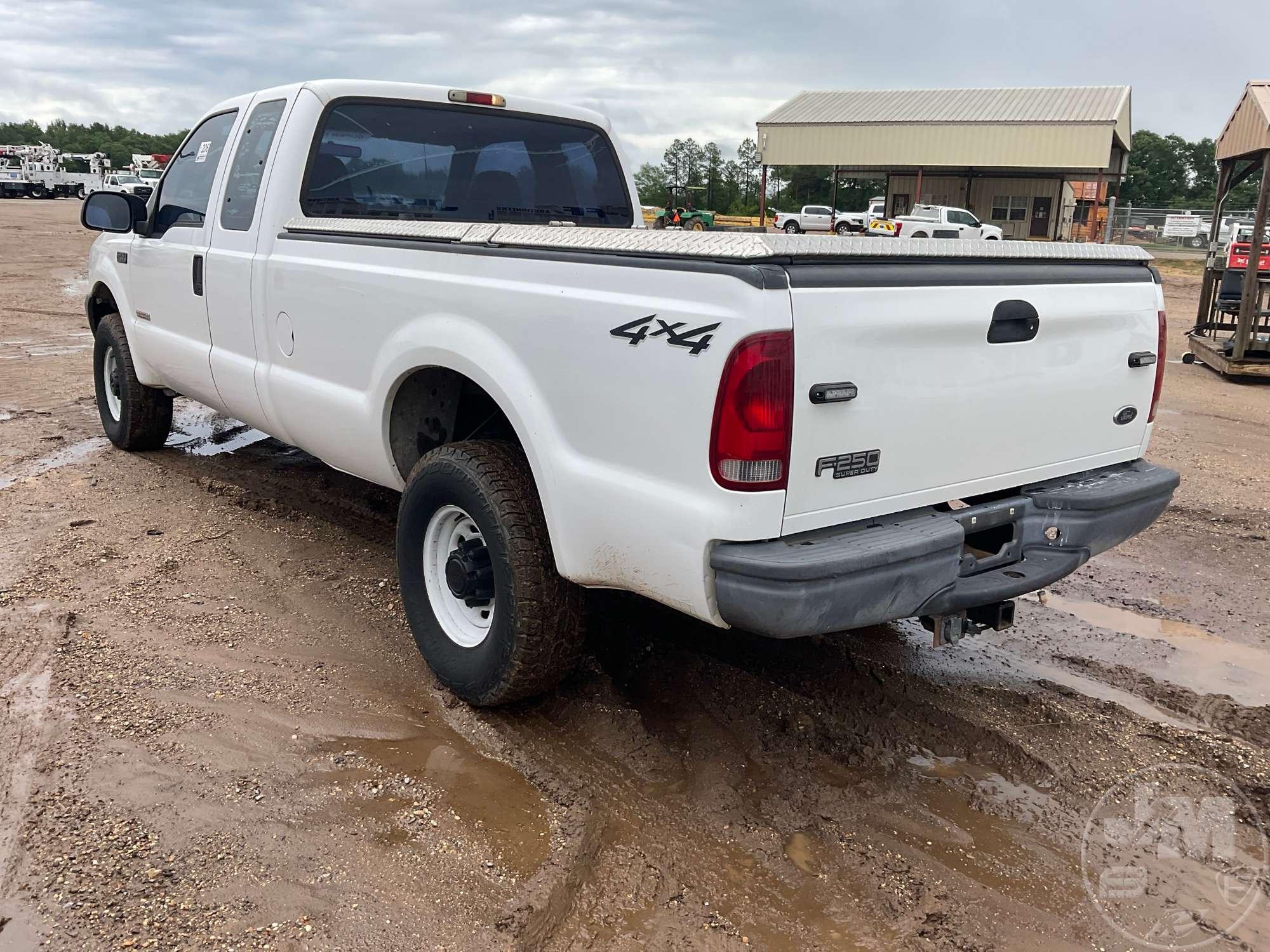 2003 FORD F-250 SUPER DUTY EXTENDED CAB 4X4 PICKUP VIN: 1FTNX21P53EC28401