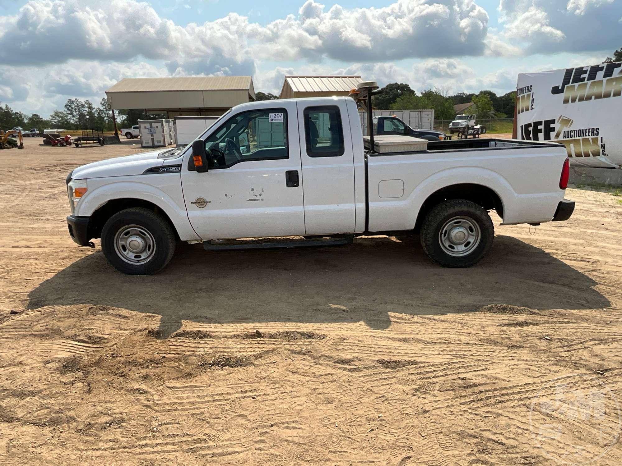 2012 FORD F-250XL SD EXTENDED CAB PICKUP VIN: 1FT7X2ATXCEA82440