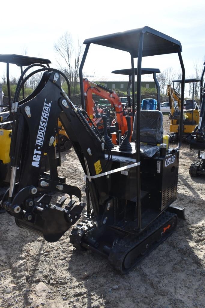 AGT Industrial QS12R Mini Excavator