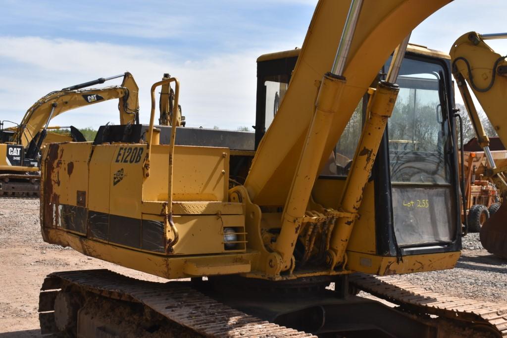 CAT E120B Excavator