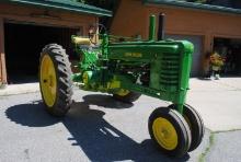 John Deere 'B' Tractor, narrow front, Powr-Trol, 540 pto, hydraulic, electric start, 5.50-16 fronts,