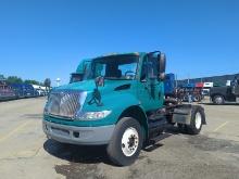 2005 INTERNATIONAL 4400 S/A DAYCAB