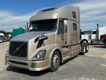 2015 VOLVO T/A SLEEPER