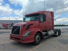 2011 VOLVO VNL T/A SLEEPER