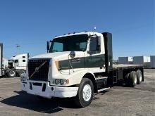 2007 VOLVO FLATBED TRUCK