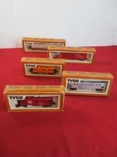 Tyco HO Scale Model Railroad Cars-Lot of 5