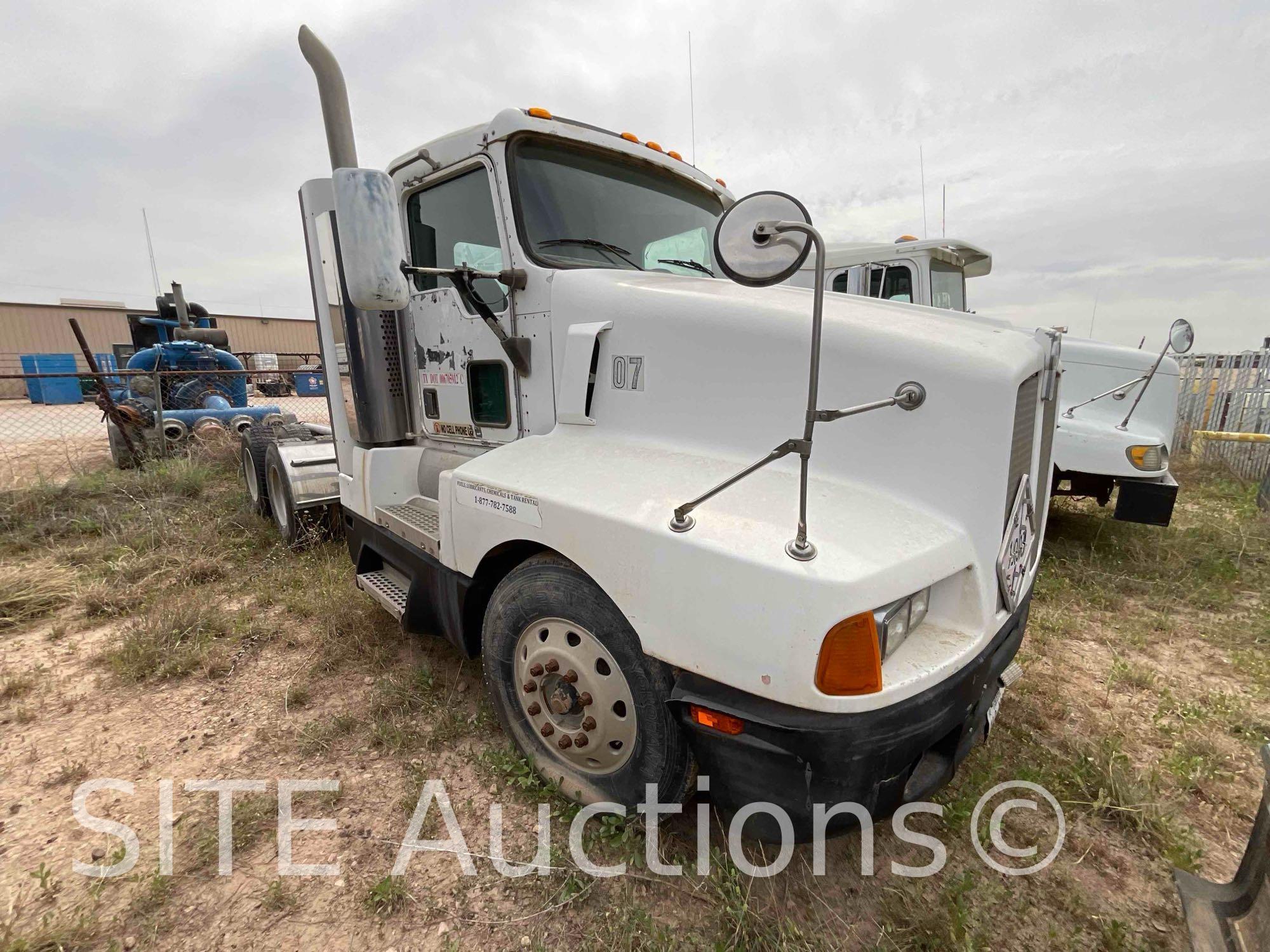 1996 Kenworth T600B T/A Daycab Truck Tractor