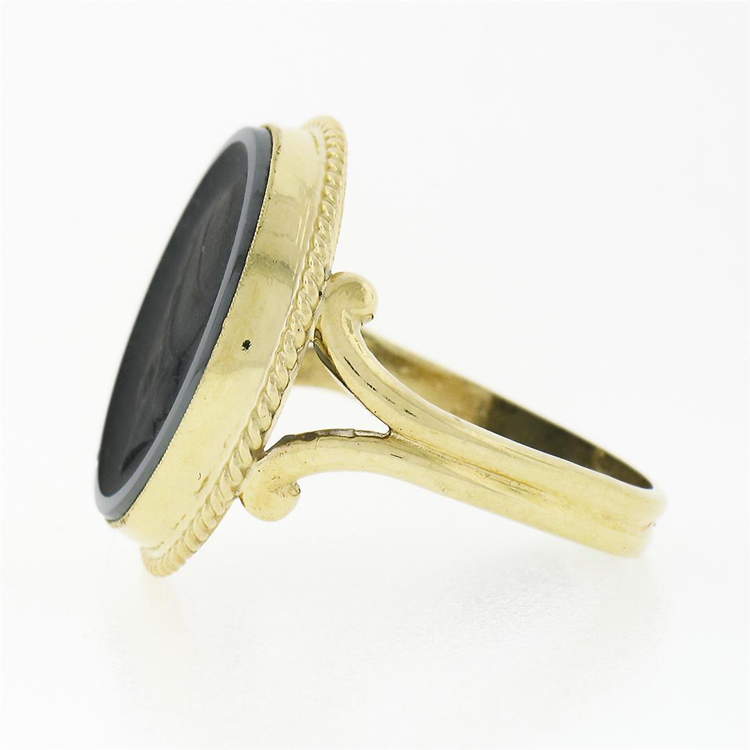 Vintage 14K Gold Round Bezel Carved Hematite Intaglio Knight Twisted Wire Ring
