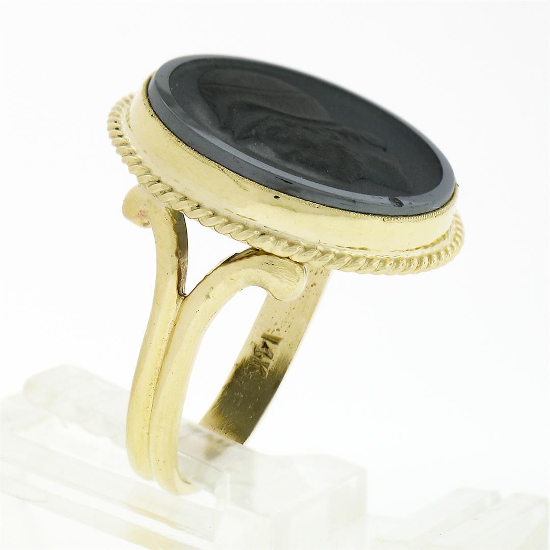 Vintage 14K Gold Round Bezel Carved Hematite Intaglio Knight Twisted Wire Ring