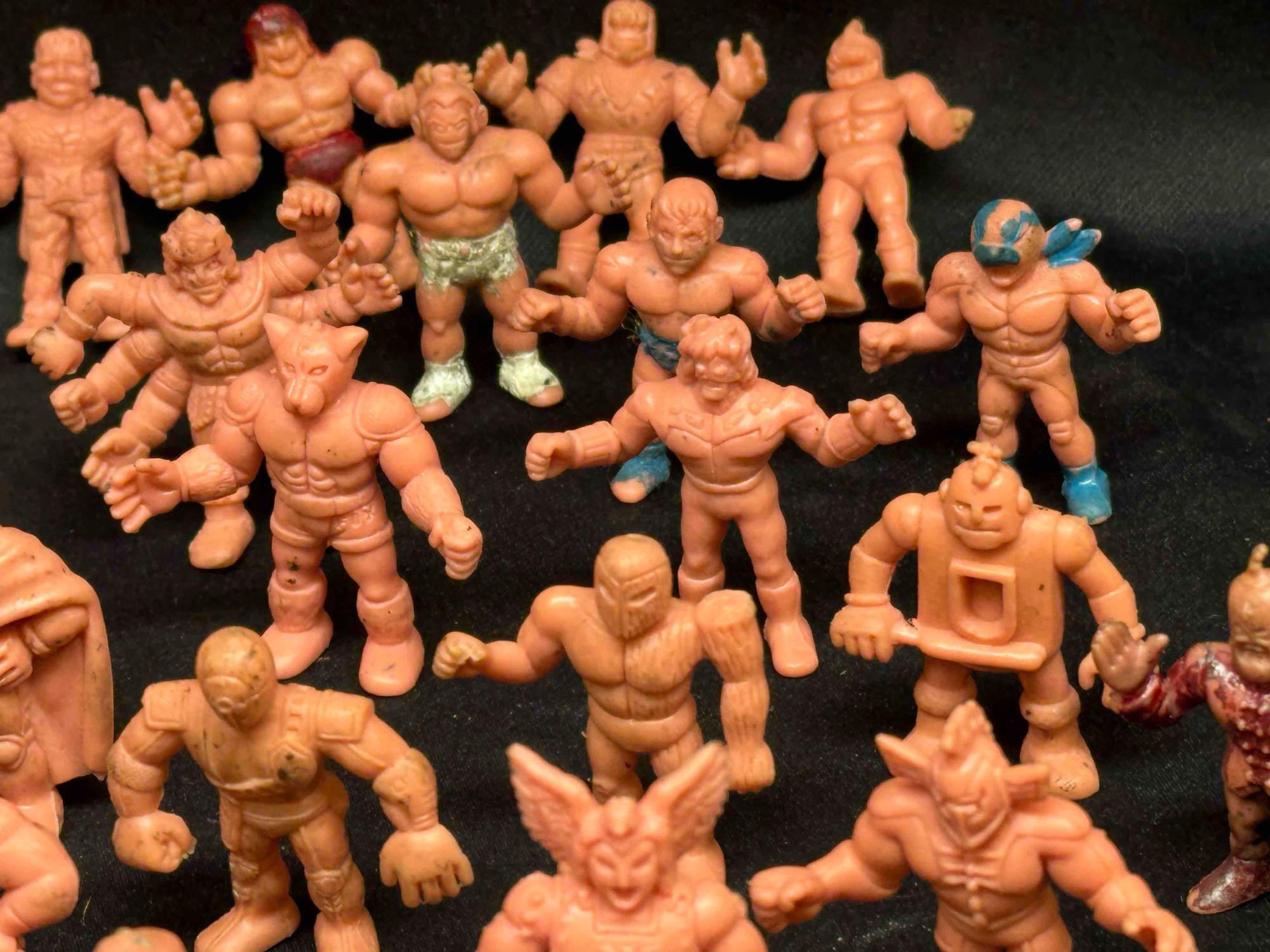 Over 90 1980s Vintage Mattel M.U.S.C.L.E. Muscle figures Kinnikuman little pink men anime