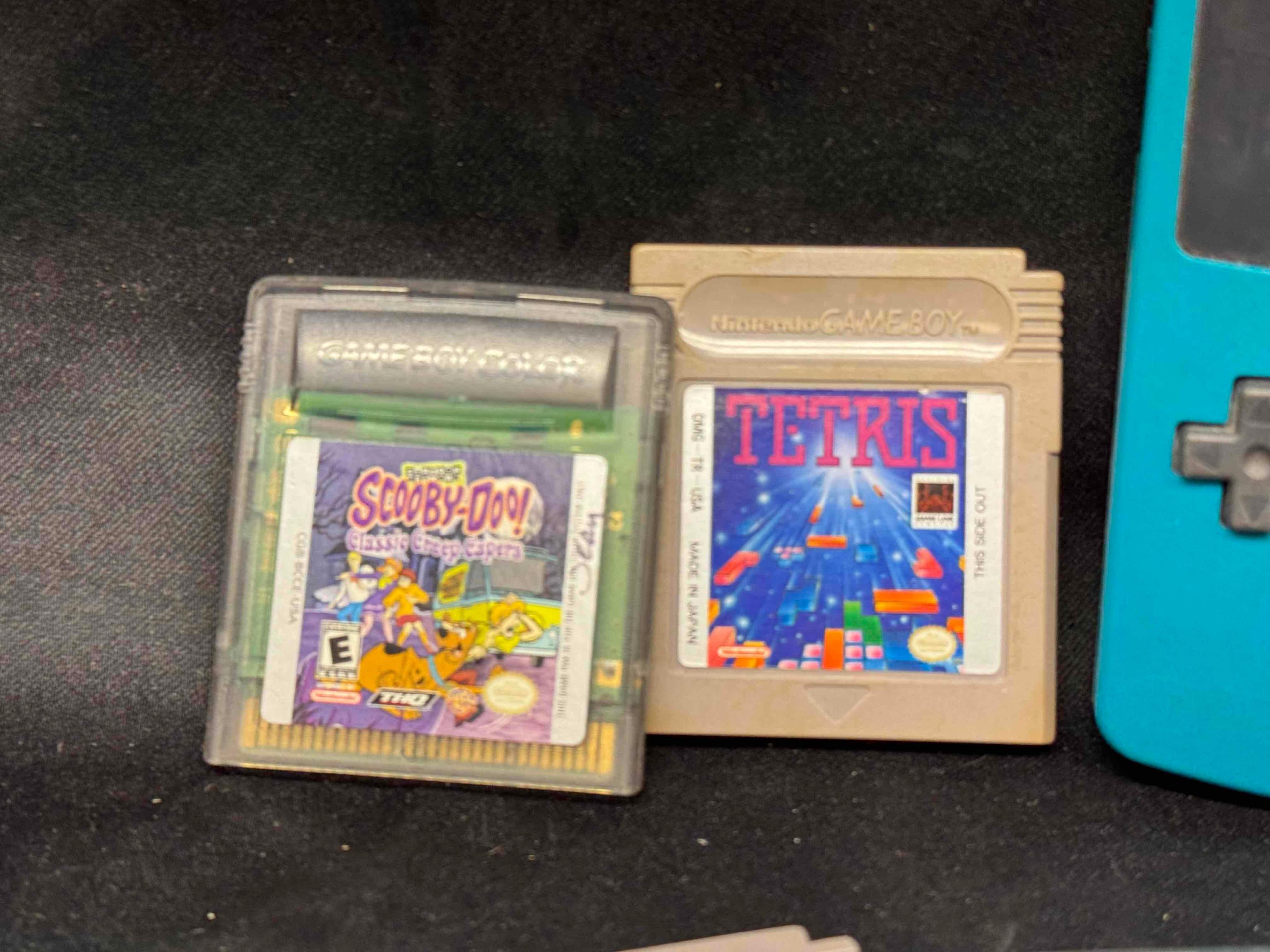 Nintendo Gameboy Color with 8 Games. Mario Brothers, Megaman, Tony Hawk, Scooby Doo more