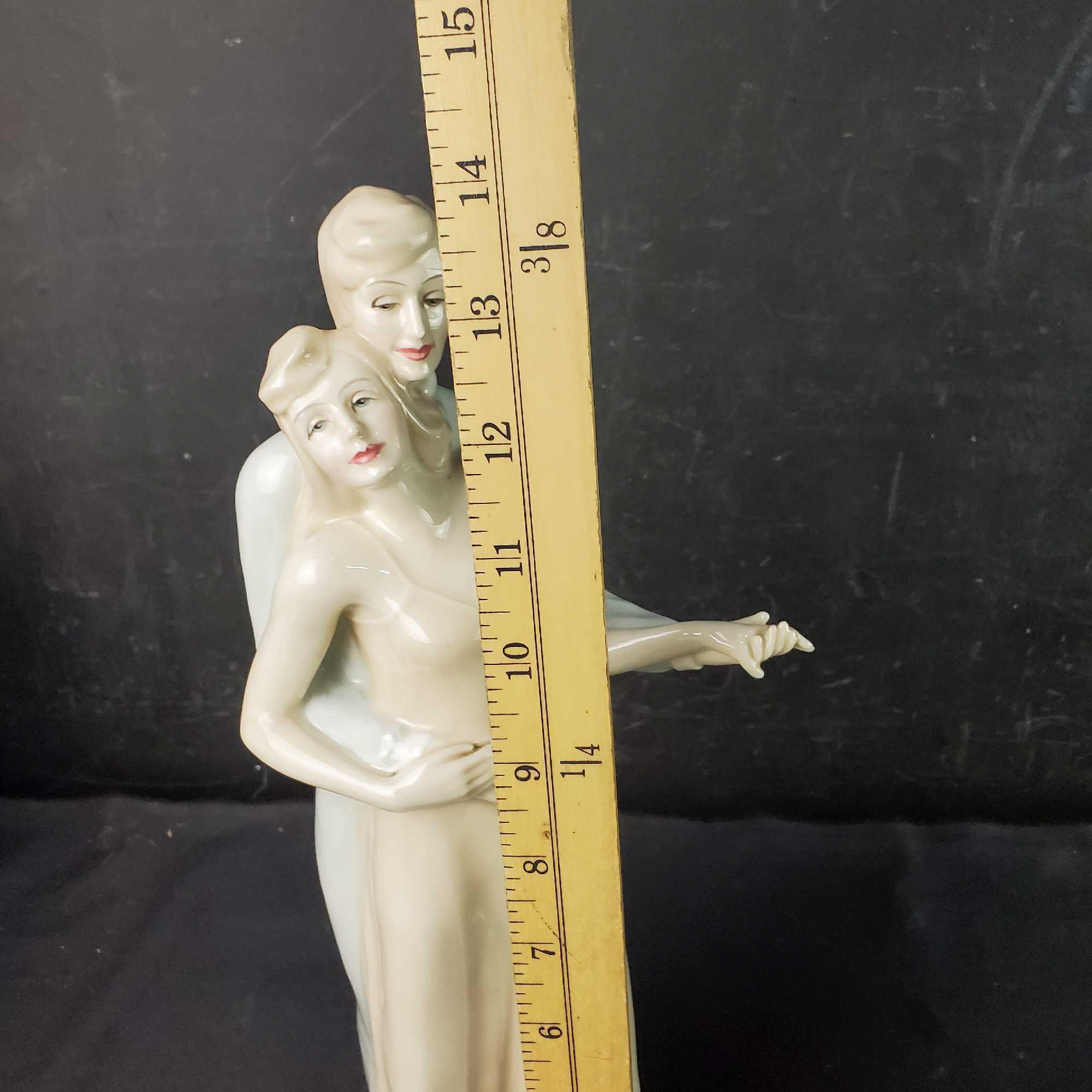 HN3076 - Royal Doulton Figurine Romeo/Juliet figure with signature Mill Creek Studios 11702 signed