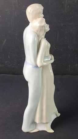 HN3076 - Royal Doulton Figurine Romeo/Juliet figure with signature Mill Creek Studios 11702 signed