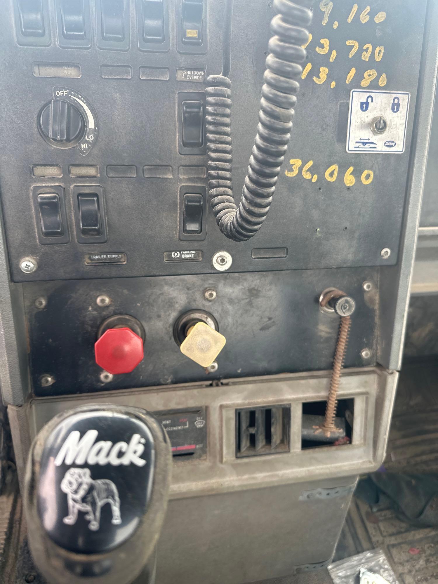 1991 Mack CH613 Day Cab