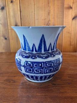 Ceramic Chinese Blue Pot