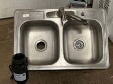 Glacier Bay stainless steel sink w/ sprayer & disposal unit