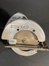 Skilsaw 6-1/2" Circular saw model 436 w/ Metal Case & Extra Blades