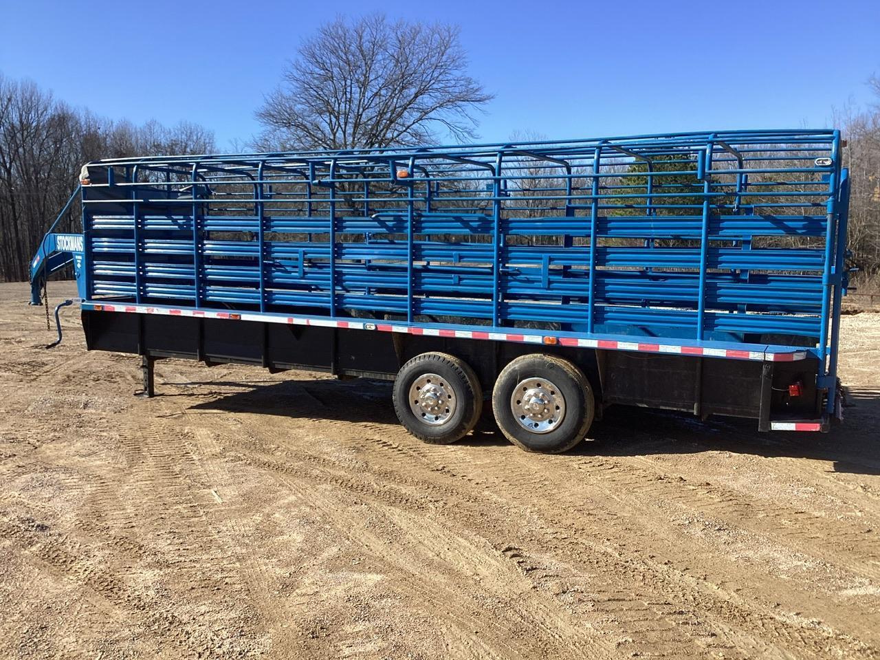 Mid-America Stockmans Livestock Trailer