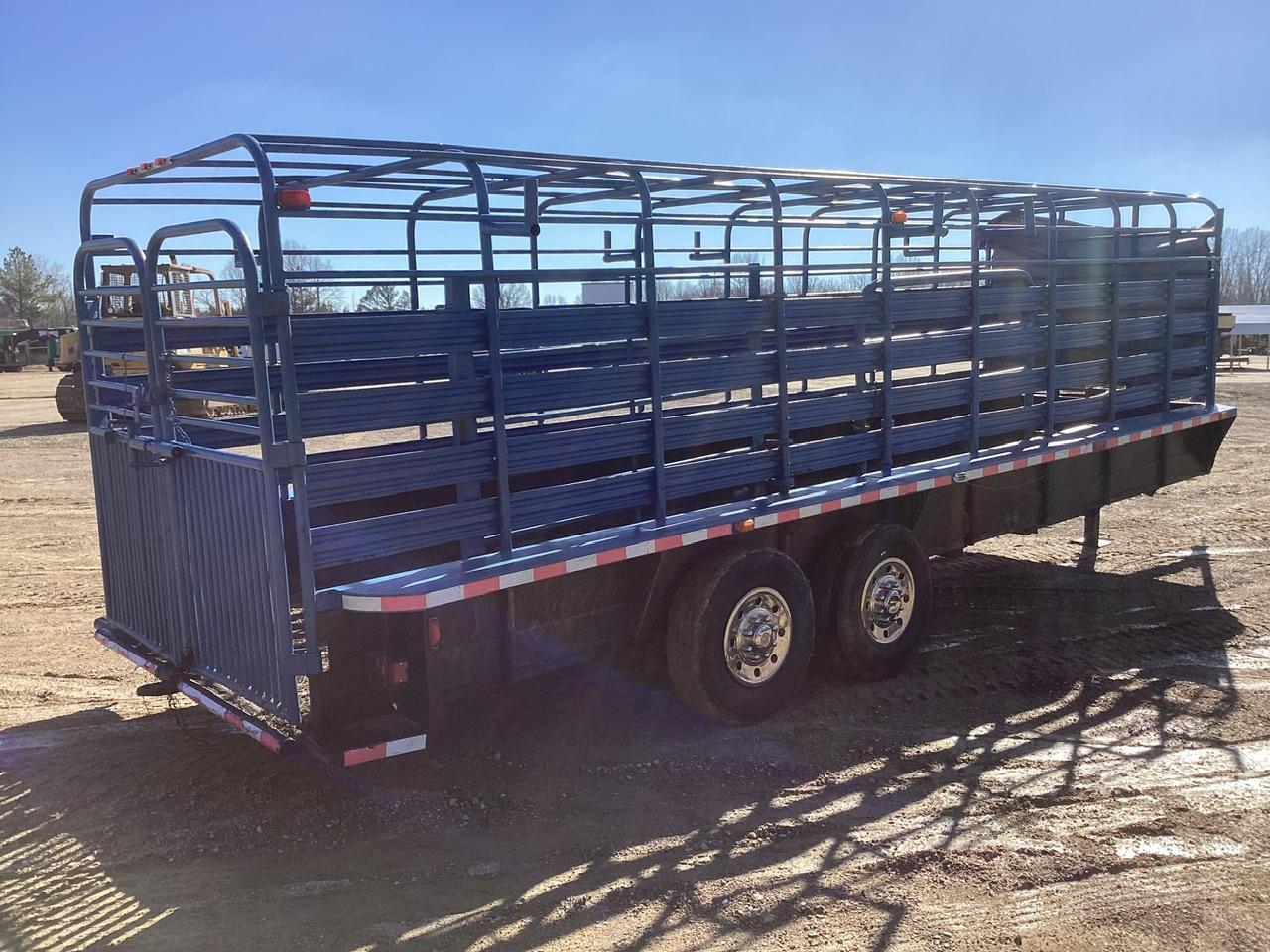 Mid-America Stockmans Livestock Trailer