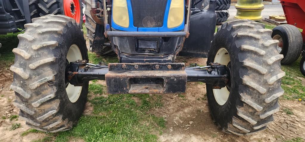 2004 New Holland TS115A Tractor (RIDE AND DRIVE) (LOCAL FARMER)