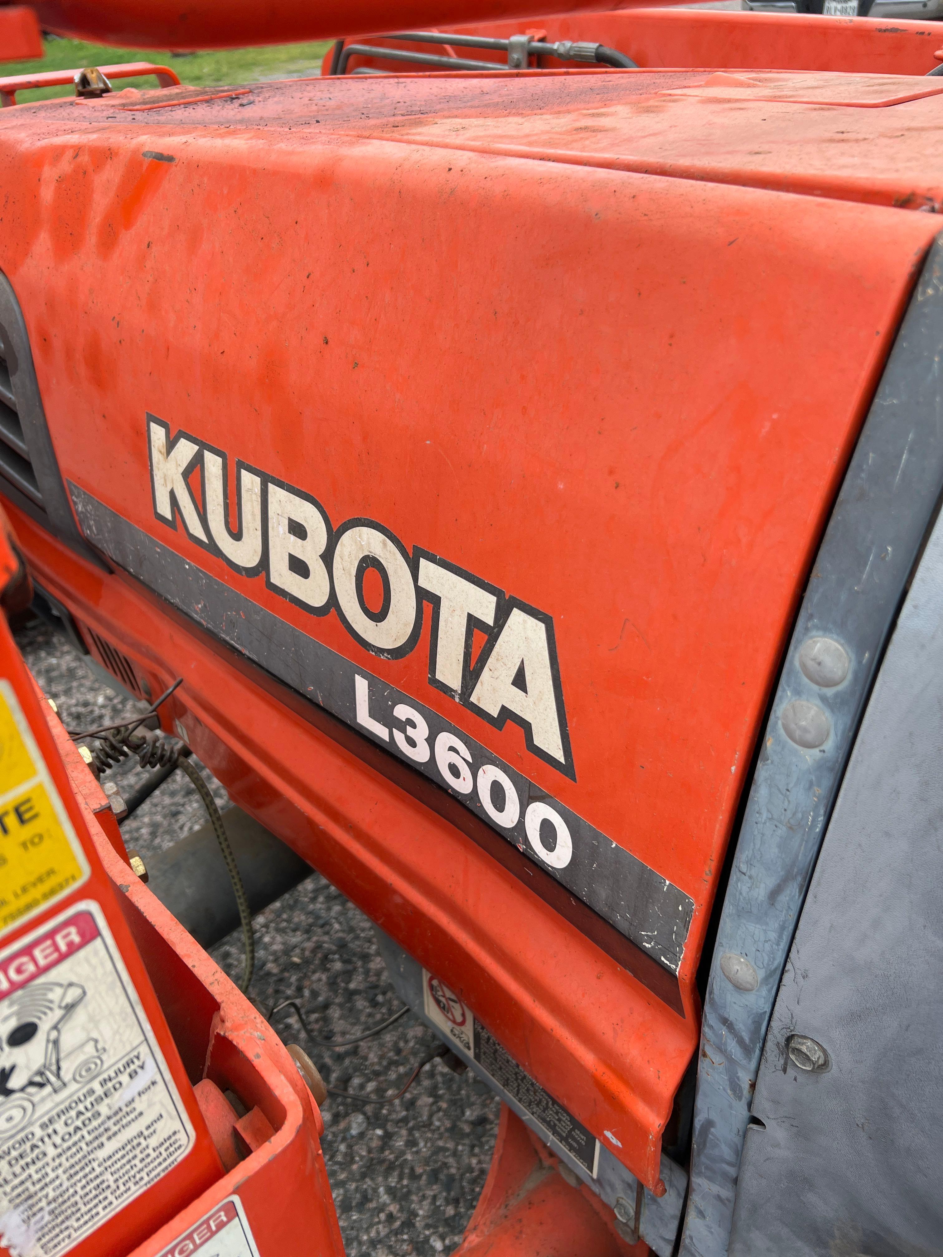 Kubota L3600 Tractor - 1717 hours - 2wd - Glide Shift Transmission - Runs