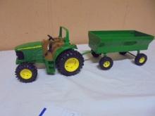 Ertl John Deere Tractor & Wagon
