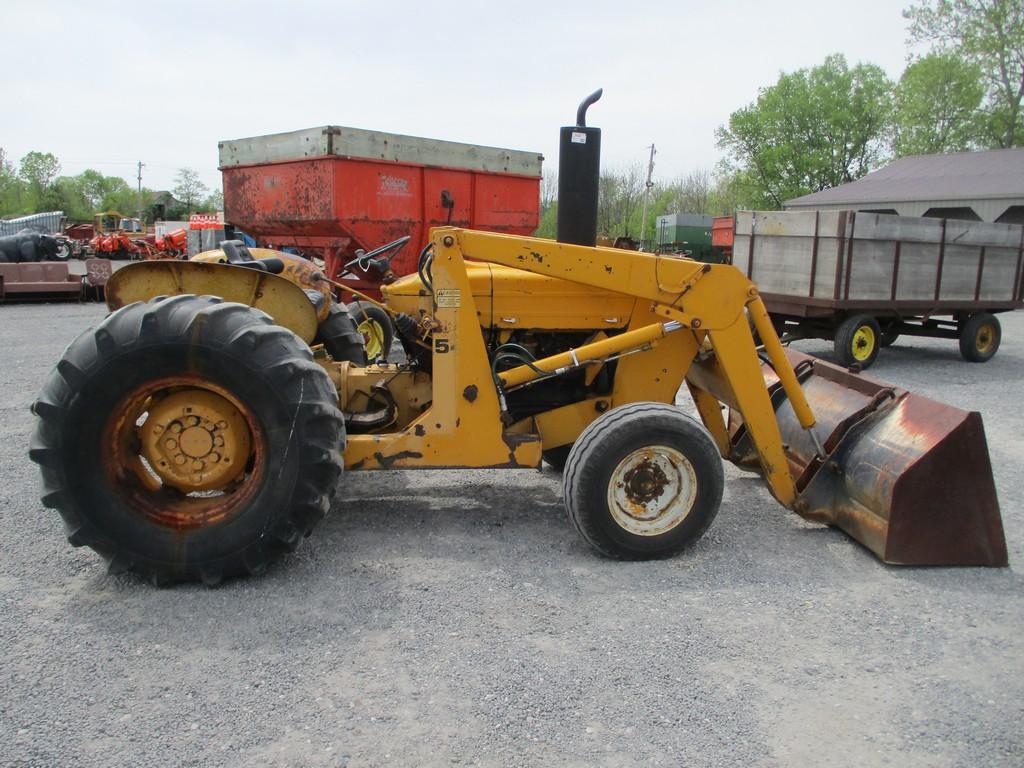 FORD 545 TRACTOR W LOADER
