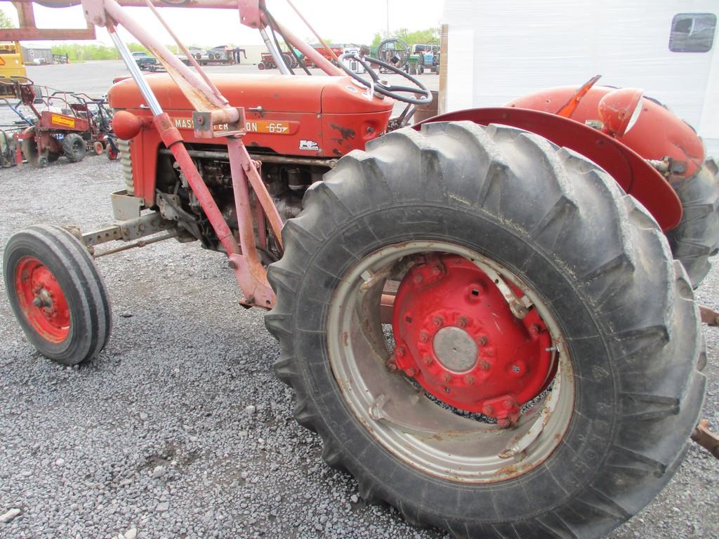 MASSEY FERGUSON 65 TRACTOR W LOADER