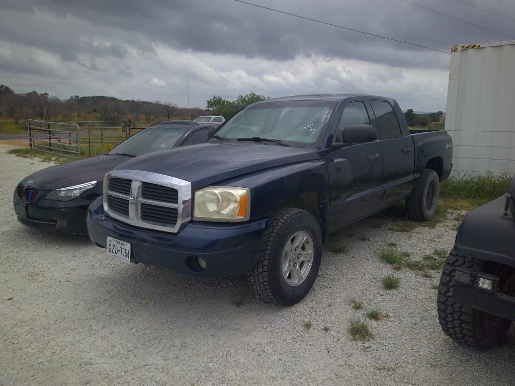 2006 DODGE DAKOTA 4-DOOR PU