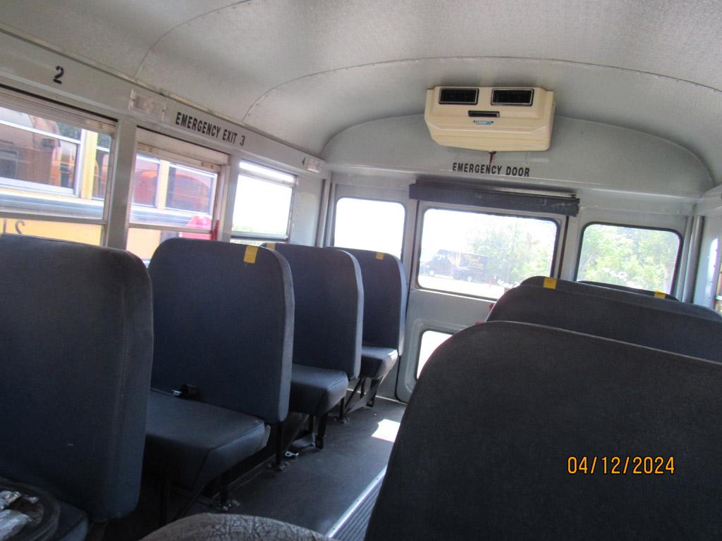 2002 Chevrolet Cutaway Cab & Chassis Mid Bus