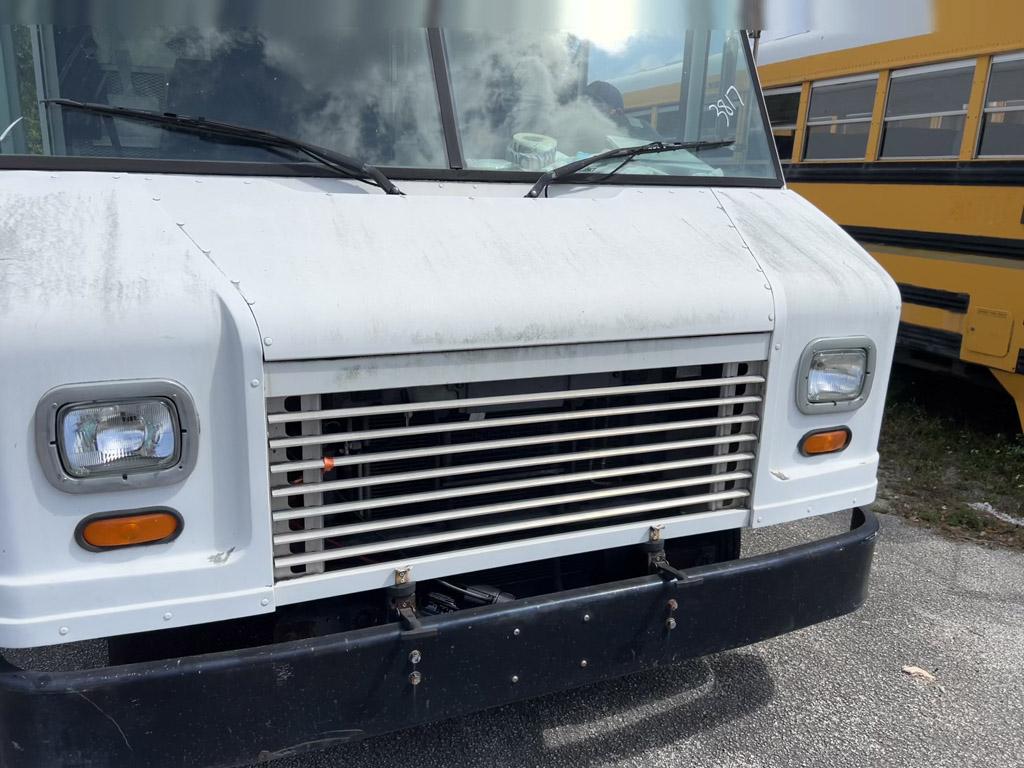 2007 Ford E-450 Cab & Chassis Step Van