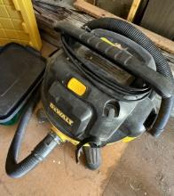 DeWalt Wet/Dry Vacuum - 16 Gallon