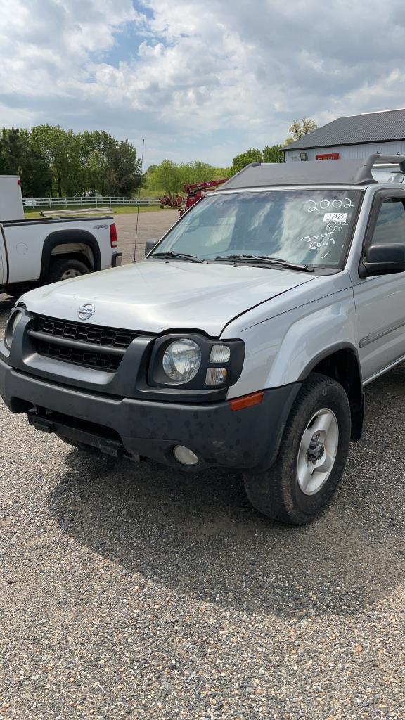 2002 Nissan Suv