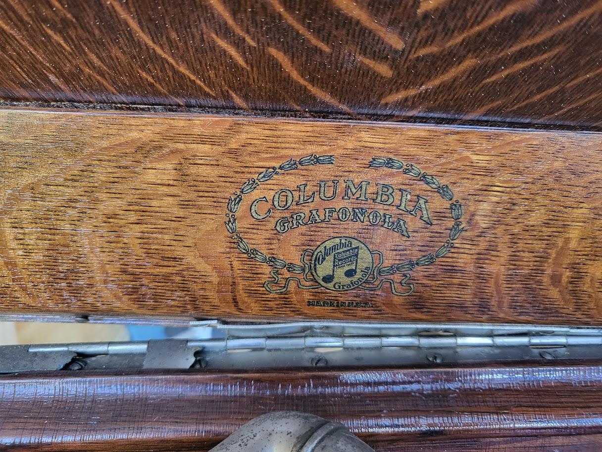 COLUMBIA GRAFONOLA PHONOGRAPH