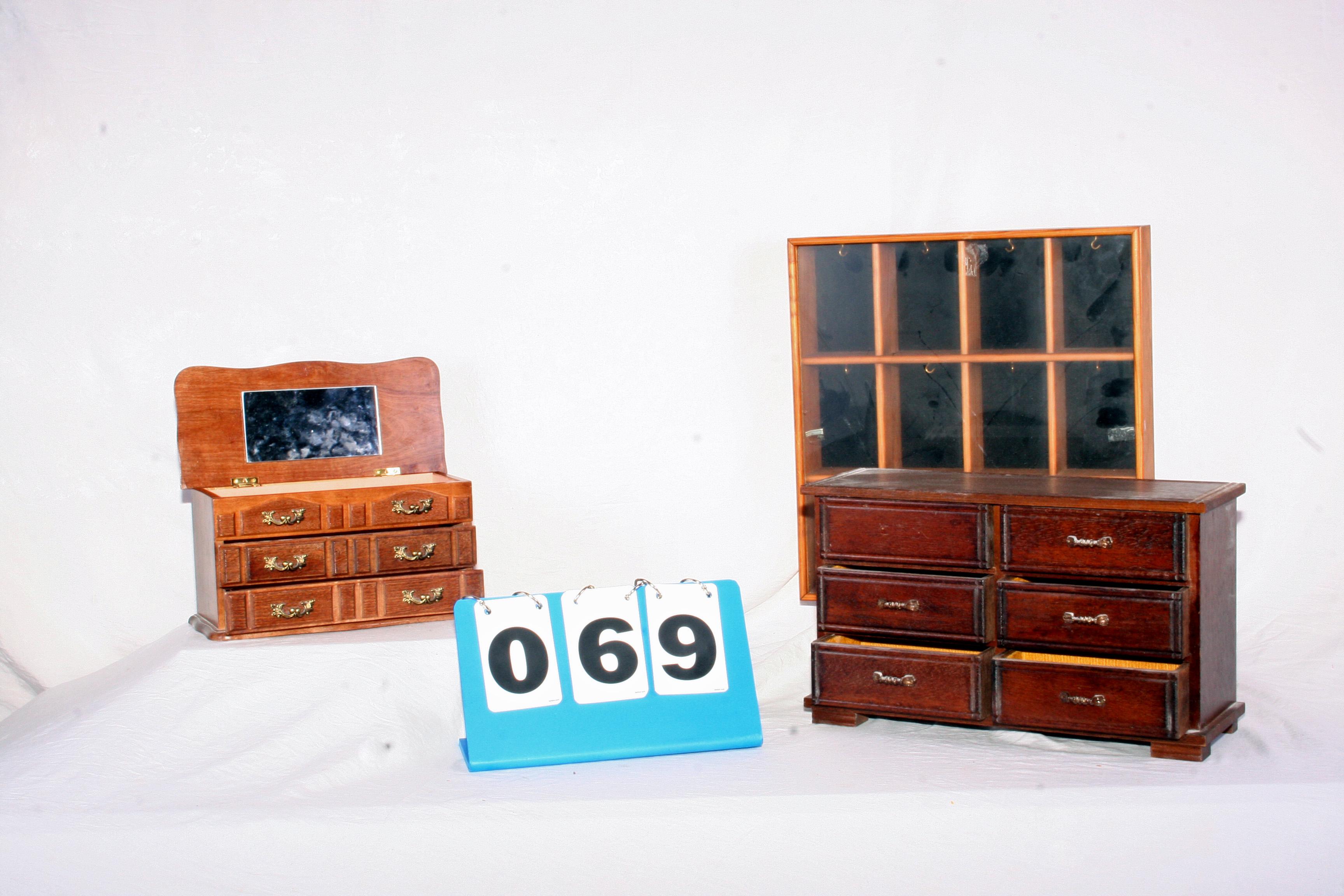 Display Case and Jewelry Box