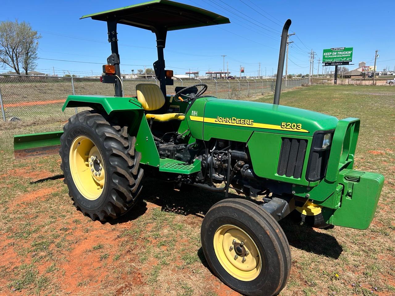 2007 John Deere 5203