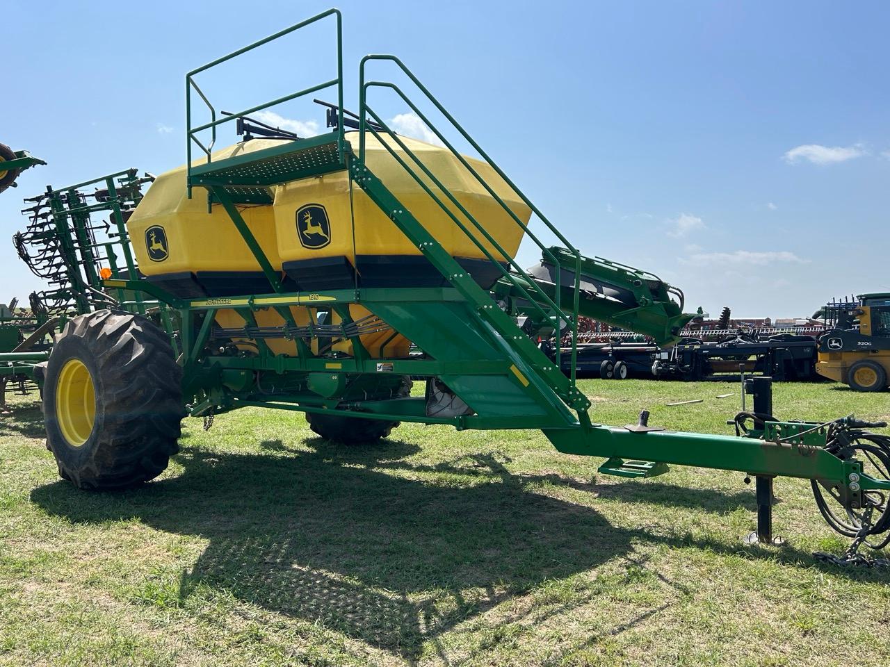 2017 John Deere 730