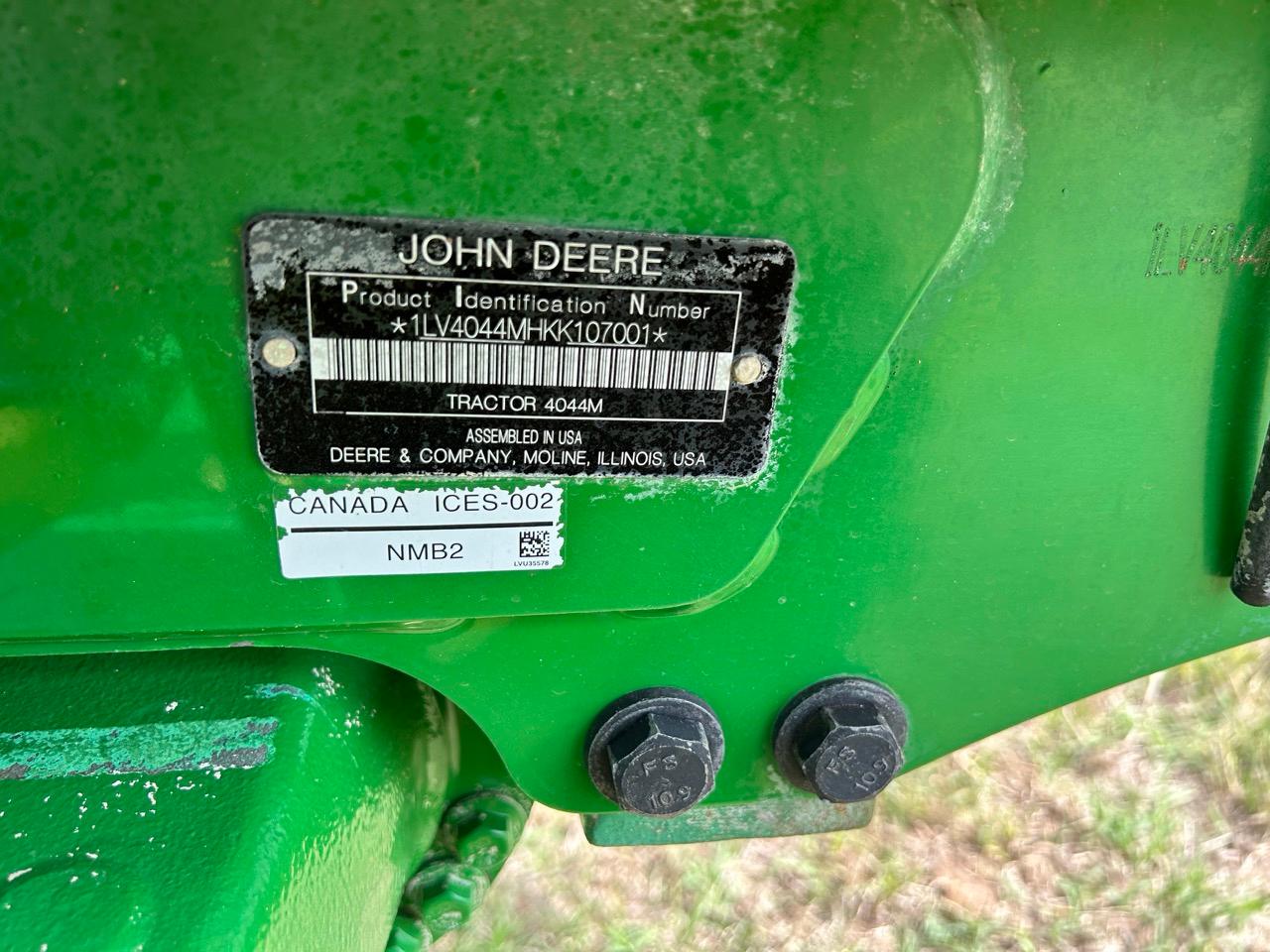 John Deere 4044M